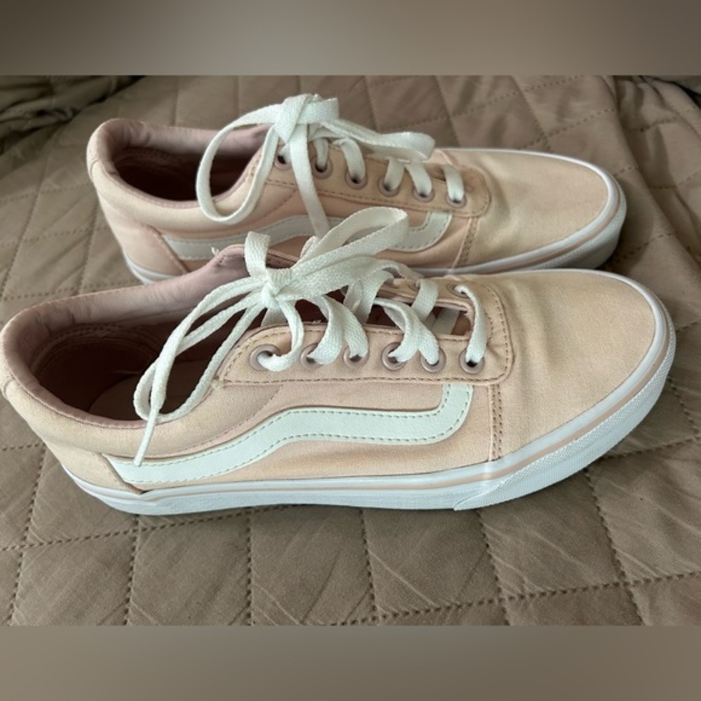 Vans Women's Sneakers in Light Pink and White